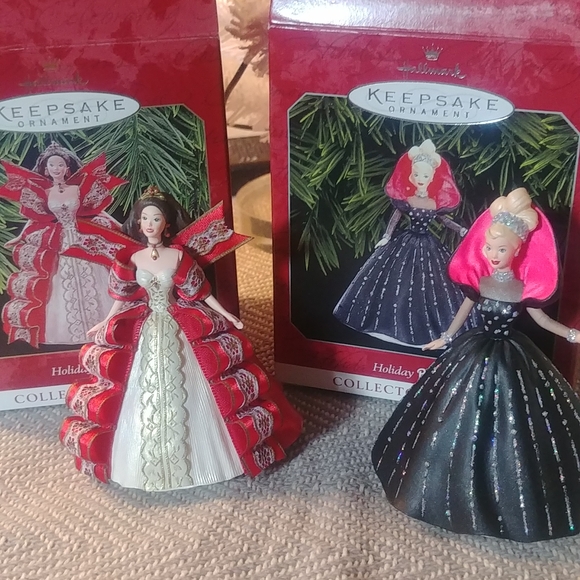 Vintage Hallmark Barbie Ornament - Picture 4 of 4
